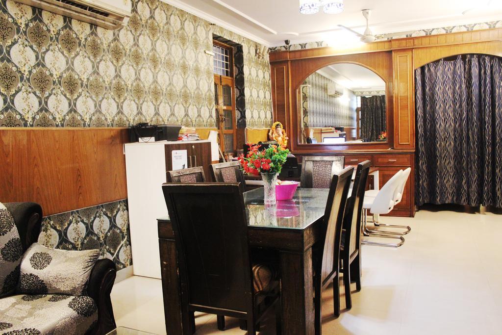 Hotel Delhi Marine Club C6 Vasant Kunj ニューデリー エクステリア 写真